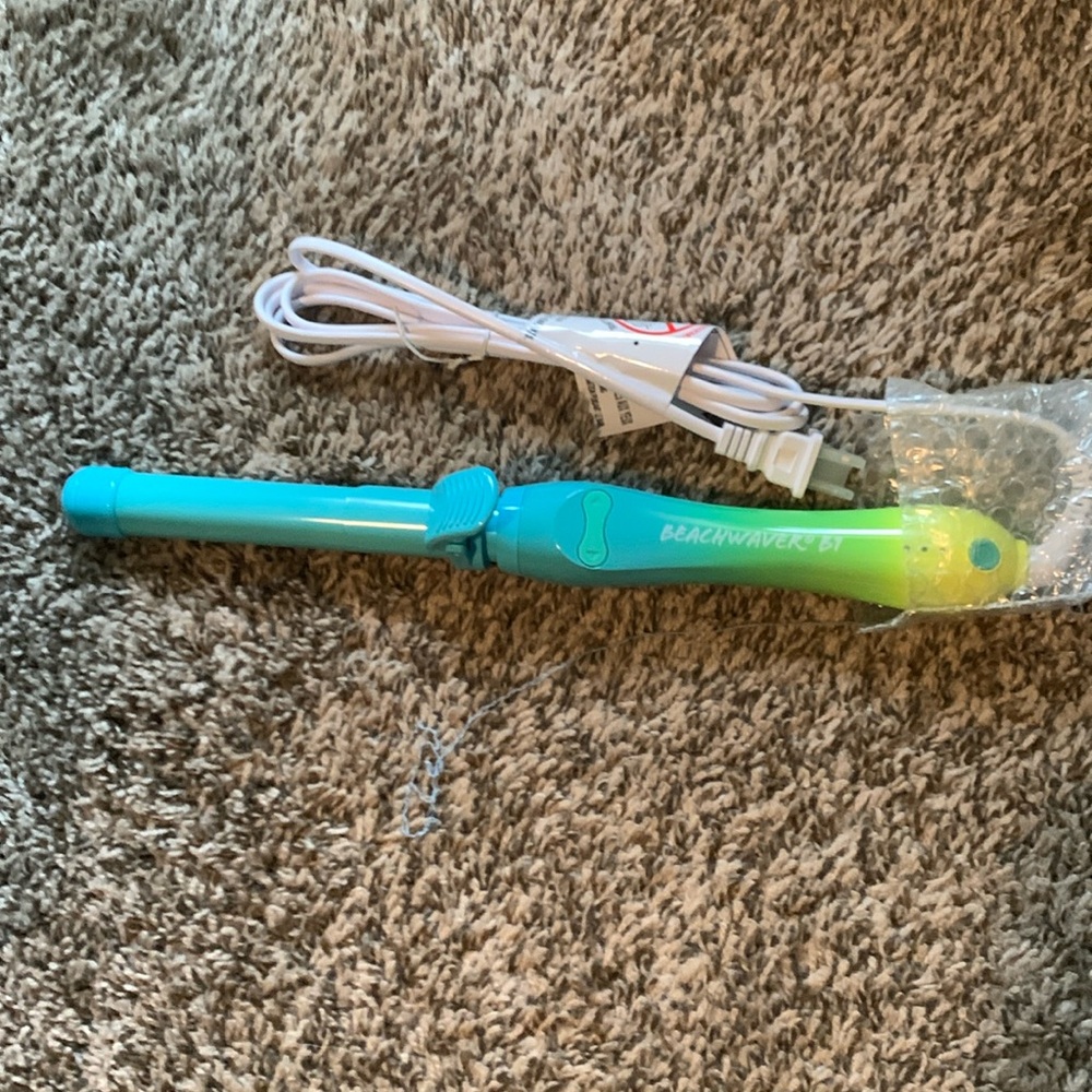 Beachwaver B1 curling iron ombré yellow to blue